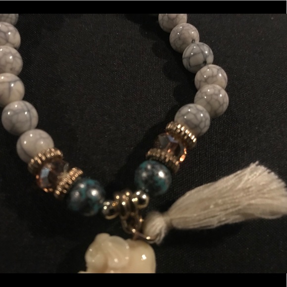 Bracelet with elephant charm - Picture 2 of 3